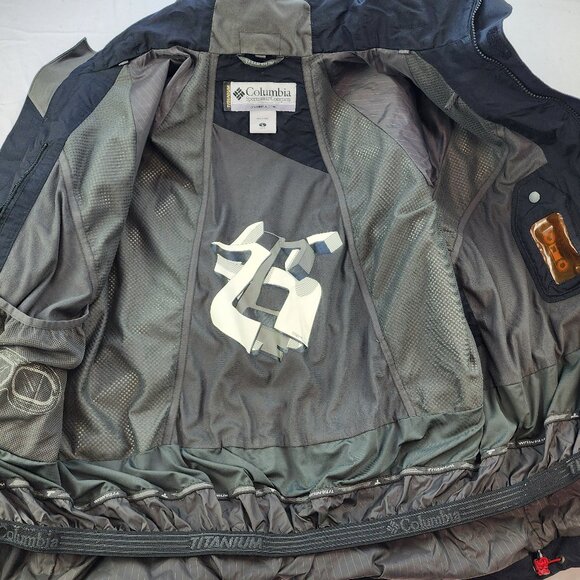 Columbia Titanium Black Jacket (L) - Picture 4 of 10